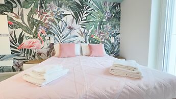 Seafront Modern Farmont Flamingo Suite