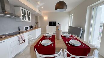 Seafront Modern Farmont Flamingo Suite