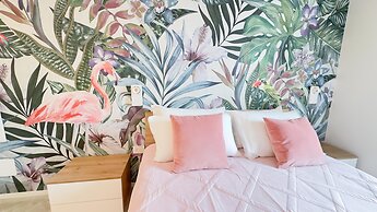 Seafront Modern Farmont Flamingo Suite