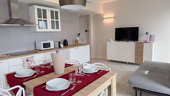 Seafront Modern Farmont Flamingo Suite