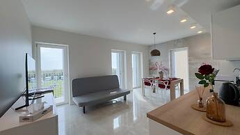 Seafront Modern Farmont Flamingo Suite