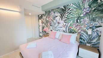 Seafront Modern Farmont Flamingo Suite
