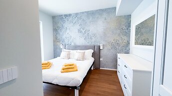 Seafront Modern Farmont Venice Suite