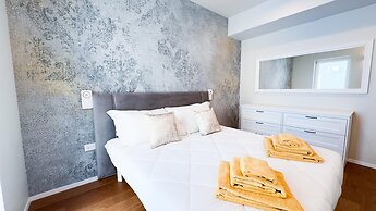Seafront Modern Farmont Venice Suite