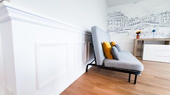 Seafront Modern Farmont Venice Suite