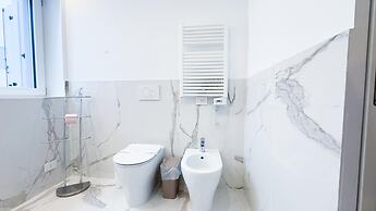 Seafront Modern Farmont Venice Suite