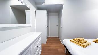 Seafront Modern Farmont Venice Suite