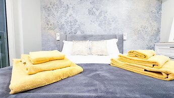 Seafront Modern Farmont Venice Suite