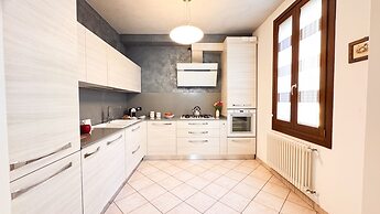 Lady Teresa Apartment by Ca-sa Check