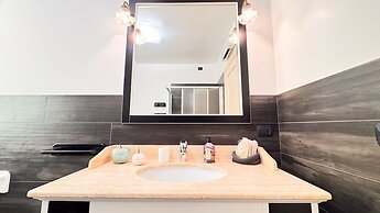 Lady Teresa Apartment by Ca-sa Check