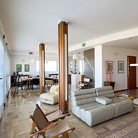 Luxury Majestic Penthouse Apartment