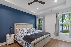 Lakefront Bliss - Fully Loaded