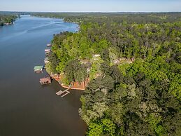 Lakefront Bliss - Fully Loaded