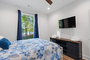 Lakefront Bliss - Fully Loaded