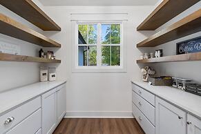 Lakefront Bliss - Fully Loaded