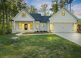 Lakefront Bliss - Fully Loaded