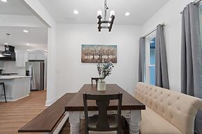 Lakefront Bliss - Fully Loaded