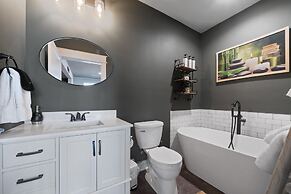 Lakefront Bliss - Fully Loaded