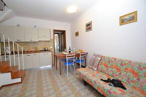 Spacious and Bright Flat With Swimming Pool - Beahost