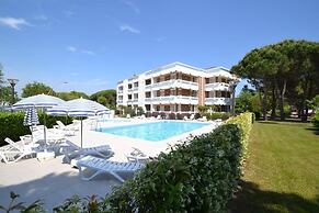 Spacious and Bright Flat With Swimming Pool - Beahost