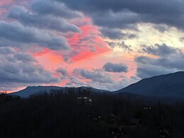 Brand New Chalet With Spectacular Views- Ursa Mons