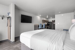 Riverstone Suites - Chippewa Falls