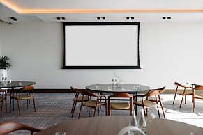 Crowne Plaza Adelaide Mawson Lakes by IHG