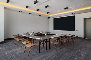 Crowne Plaza Adelaide Mawson Lakes by IHG