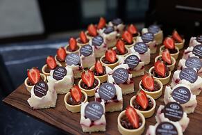 Crowne Plaza Adelaide Mawson Lakes by IHG