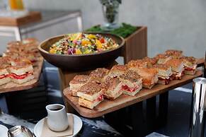 Crowne Plaza Adelaide Mawson Lakes by IHG