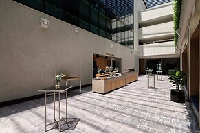 Crowne Plaza Adelaide Mawson Lakes by IHG