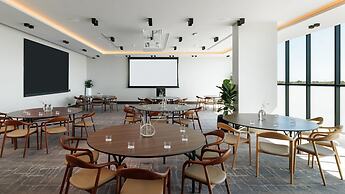 Crowne Plaza Adelaide Mawson Lakes by IHG