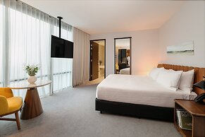 Crowne Plaza Adelaide Mawson Lakes by IHG