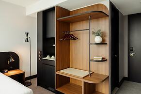 Crowne Plaza Adelaide Mawson Lakes by IHG