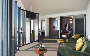 Crowne Plaza Adelaide Mawson Lakes by IHG