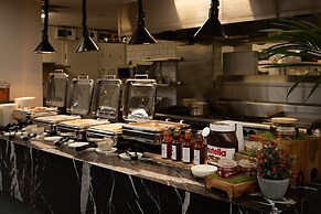 Crowne Plaza Adelaide Mawson Lakes by IHG