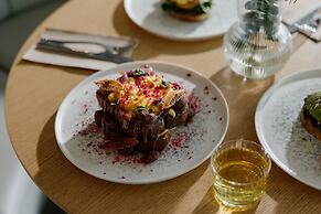 Crowne Plaza Adelaide Mawson Lakes by IHG