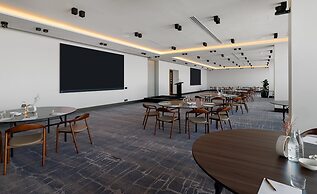 Crowne Plaza Adelaide Mawson Lakes by IHG