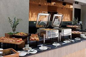 Crowne Plaza Adelaide Mawson Lakes by IHG