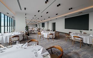 Crowne Plaza Adelaide Mawson Lakes by IHG