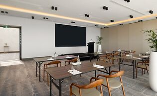 Crowne Plaza Adelaide Mawson Lakes by IHG