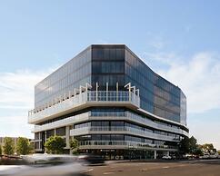 Crowne Plaza Adelaide Mawson Lakes by IHG