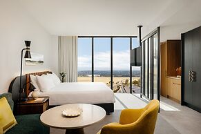 Crowne Plaza Adelaide Mawson Lakes by IHG