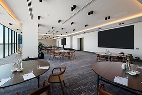 Crowne Plaza Adelaide Mawson Lakes by IHG