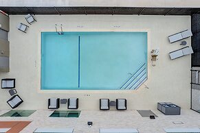 Holiday Inn Express & Suites Austin Airport East by IHG