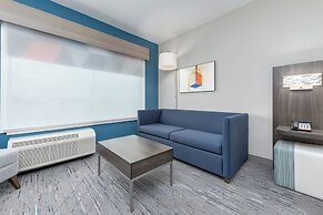Holiday Inn Express & Suites Austin Airport East by IHG