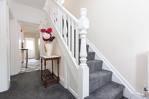 Superior three bedroom house with sea view