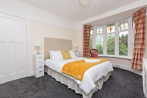 Superior three bedroom house with sea view