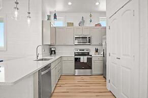 Knot at Work - PRIVATE POOL!