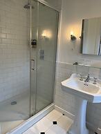 Wellwood Manor Guest House